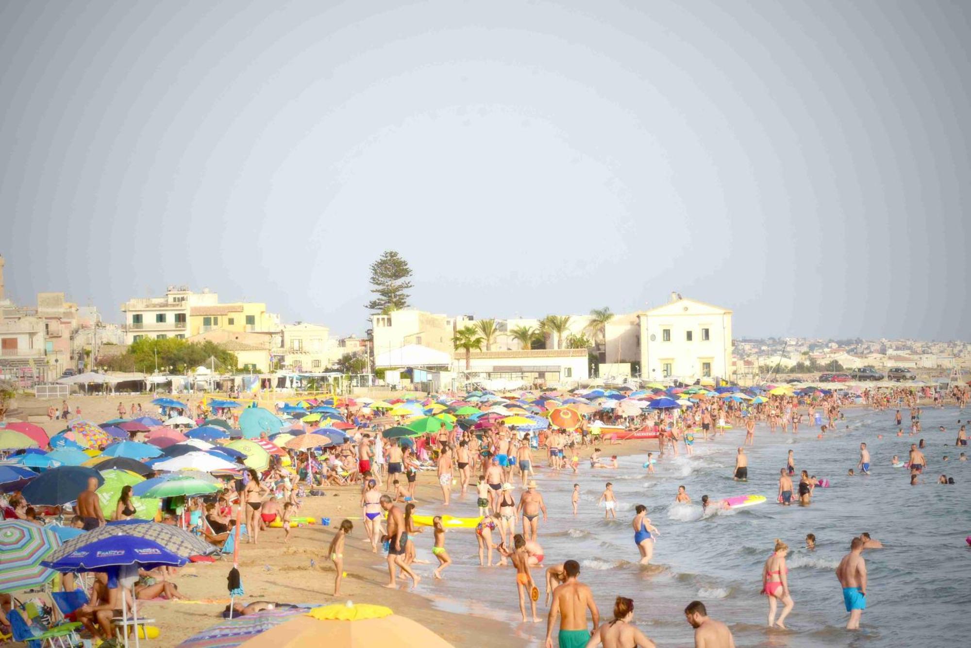Casa Sicilia - Riviera Sicily Beach Guest House Доналуката Екстериор снимка